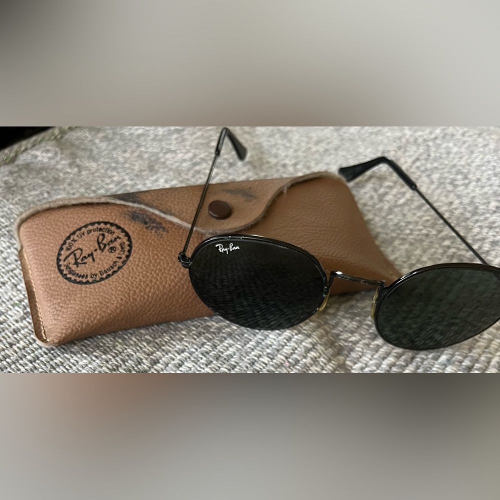 Vintage Ray-Ban oval metal frame sunglasses
